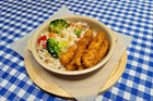 Филе белой рыбы в панировке с рисом и овощами - фото 4651